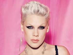 El nuevo #VideoLyric de P!NK es hecho por un Colombiano
