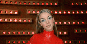 El vestido rojo de cuero de Britney Spears tiene una explicación!