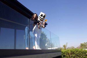 Selena Gomez + Marshmello = Wolves #Video