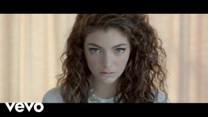 Lorde canta una canción de Whitney Houston