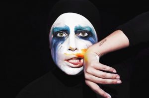Lady Gaga – Applause