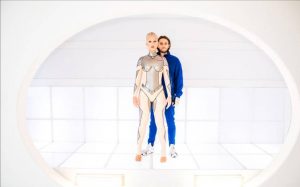 Katy Perry y Zedd en una historia de amor androide