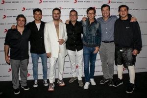 REIK renueva contrato con su casa disquera SONY MUSIC MÉXICO en alianza con SONY MUSIC US LATIN